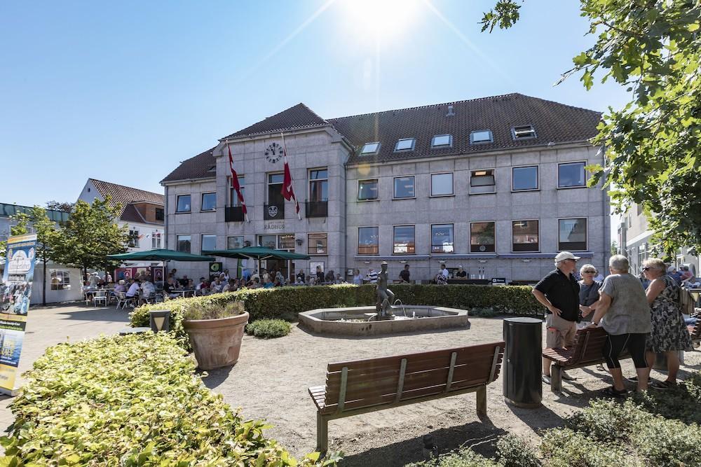 Det Gamle Radhus Hotel Grasten Bagian luar foto
